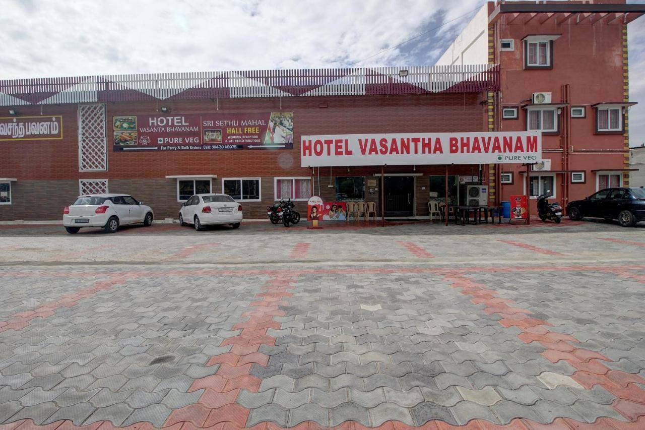 Oyo 42678 Hotel Vasantha Bhavanam Saver Κοϊμπατόρε Εξωτερικό φωτογραφία